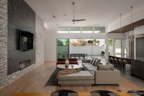 Smart-TV, peis og PC-skjermer