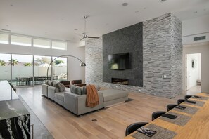 Smart TV, fireplace, computer monitors - Cobalt @ Elemento49 | Pool & Spa | Sleeps 16 (Indio)