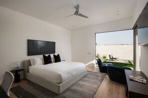 6 bedrooms, desk, free WiFi, bed sheets