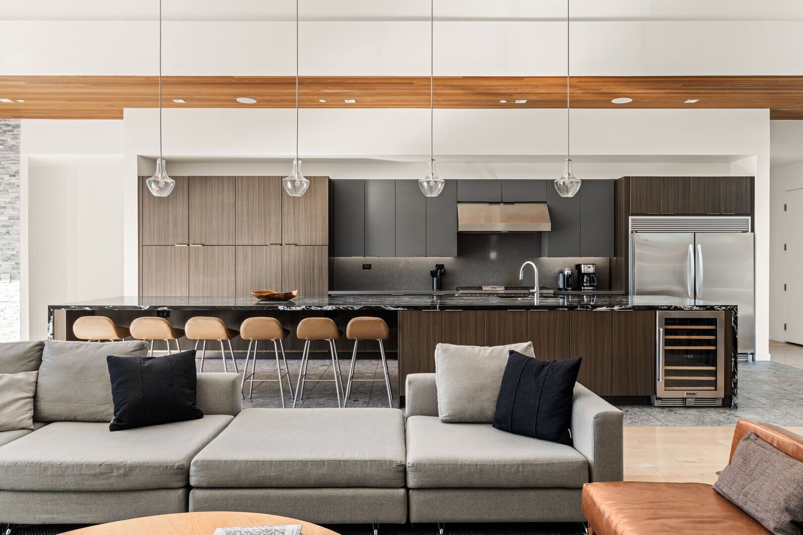 Smart-TV, Kamin, Computerbildschirme