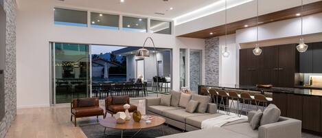 Smart TV, fireplace, computer monitors