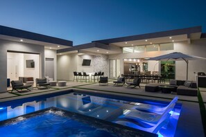 A heated pool - Platinum @Elemento49 | Pool & Pickleball Sleeps 18 (Indio)