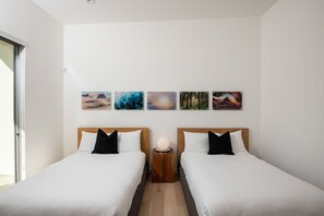 7 bedrooms, desk, free WiFi, bed sheets - Platinum @Elemento49 - Pool & Pickleball - Sleeps 18 (Indio)