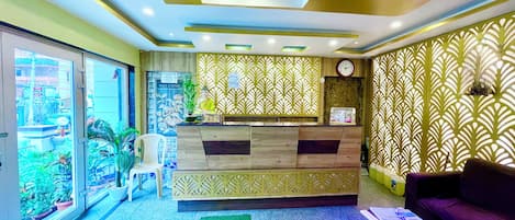 Vista frontal de la propiedad