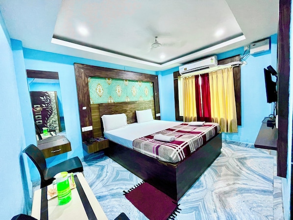 Deluxe Double Room | Premium bedding, desk, laptop workspace, soundproofing - Hotel President Inn -near Temple & Beach (Puri)
