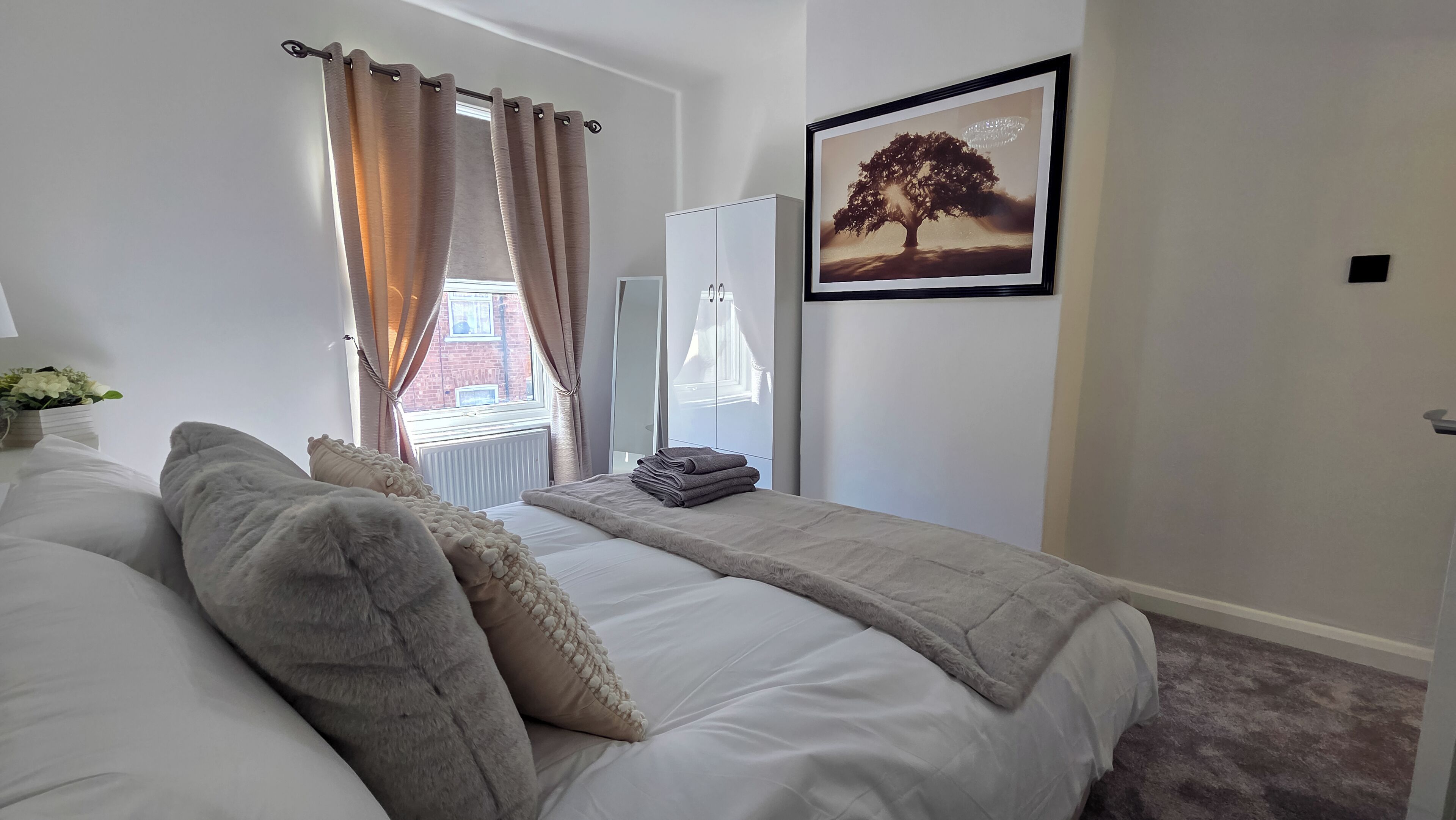 2 chambres, fer et planche à repasser, Wi-Fi gratuit, draps fournis