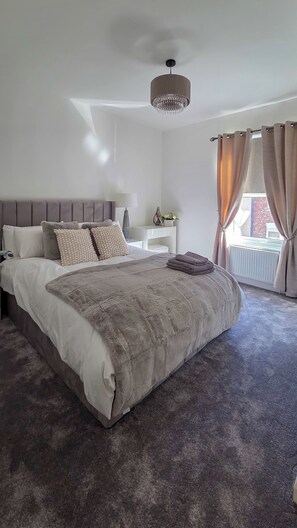 2 habitaciones, tabla de planchar con plancha y wifi gratis