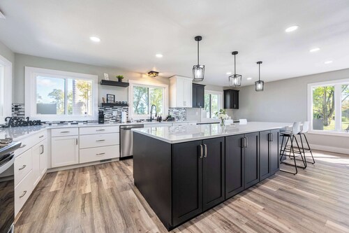 Private 4BR Estate on 11 acres | Game Room | Near Hospitals & Casino