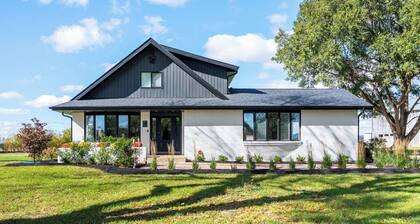 Relaxing Country-view Home Near Golf & Casino