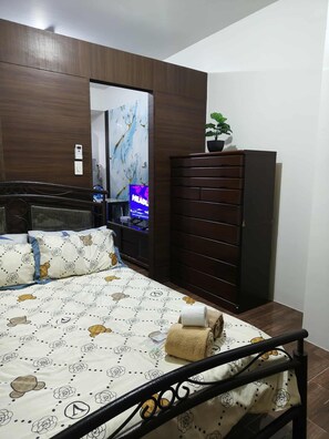 1 bedroom, iron/ironing board, WiFi, bed sheets - Makati Staycation | Air Residences (Makati)