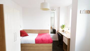 Blackout curtains, free WiFi