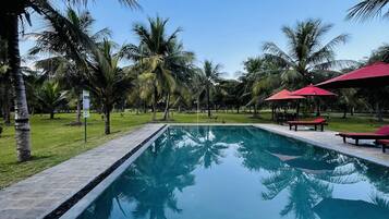 10 piscines extérieures