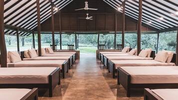 Ropa de cama de alta calidad, muebles diferentes y ropa de cama