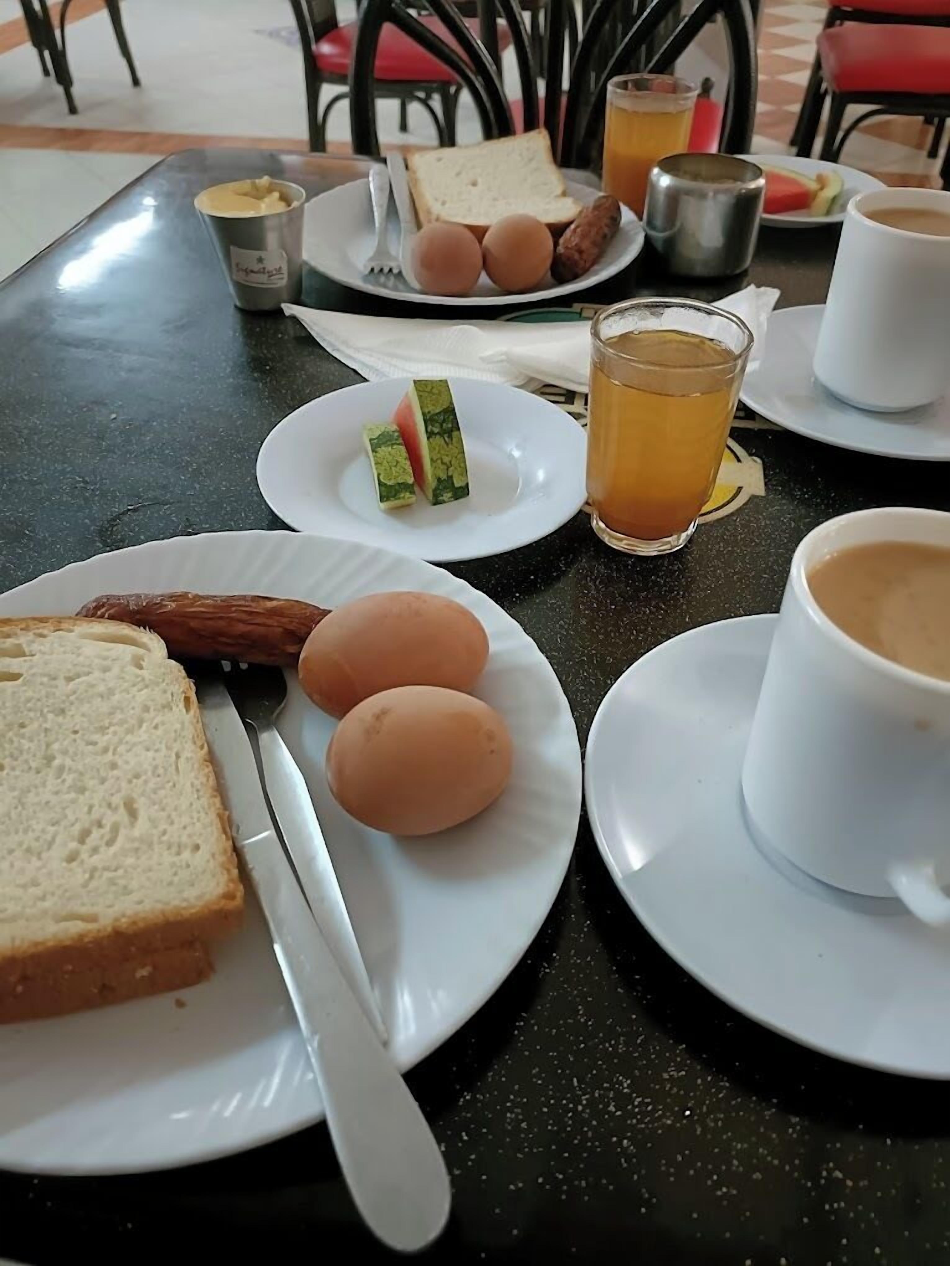 Free daily continental breakfast 