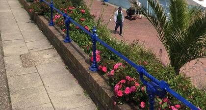 A HUGE 4-bed apartment in Eastbourne, moments from the pier and seafront!