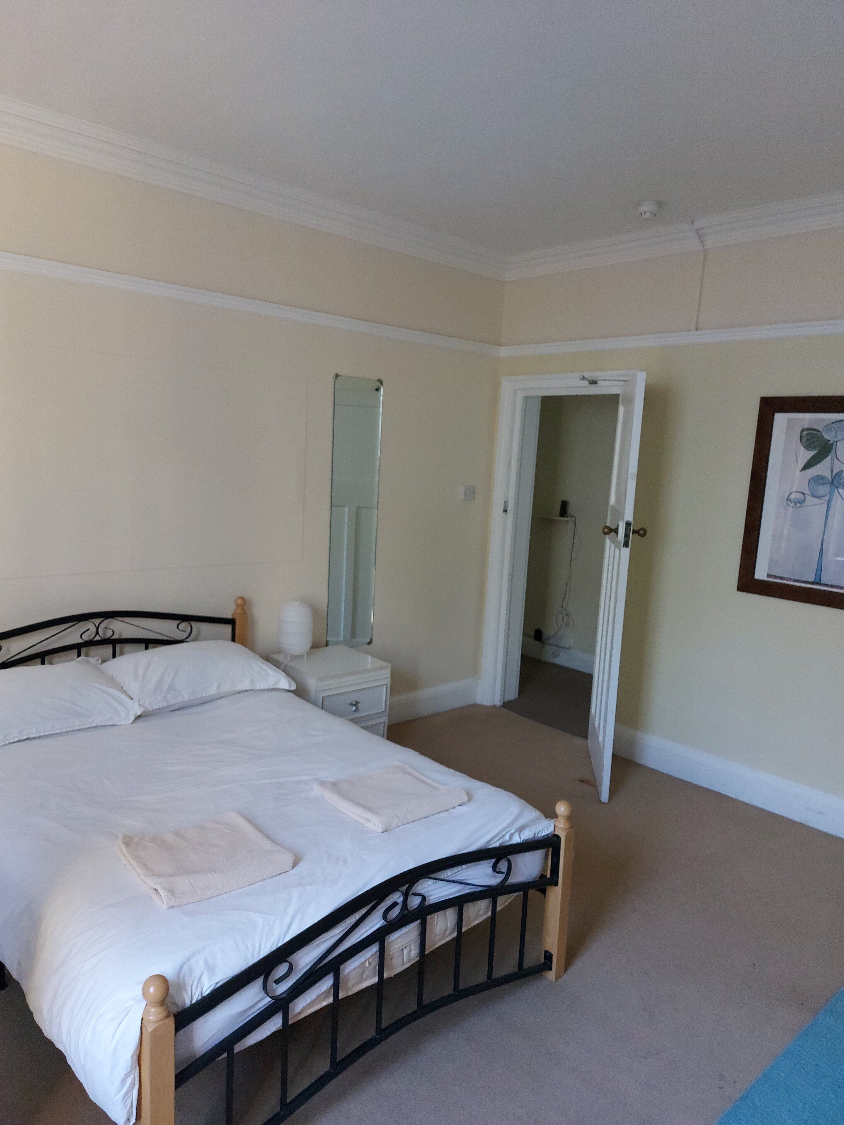 4 Schlafzimmer, Bügeleisen/Bügelbrett, kostenloses WLAN, Bettwäsche