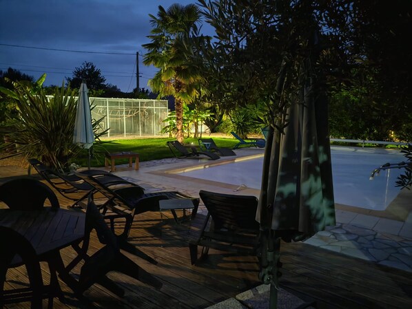 Terrace/patio - Cozy rental on 2nd floor with pool near the zoo (La Flèche)