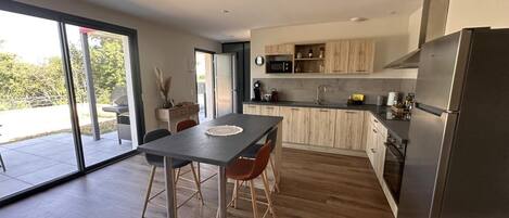 Fridge, microwave, dishwasher