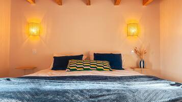 6 bedrooms, free WiFi, bed sheets