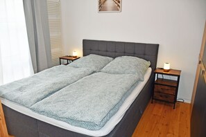 2 Schlafzimmer, Reisekinderbett, WLAN, Bettwäsche