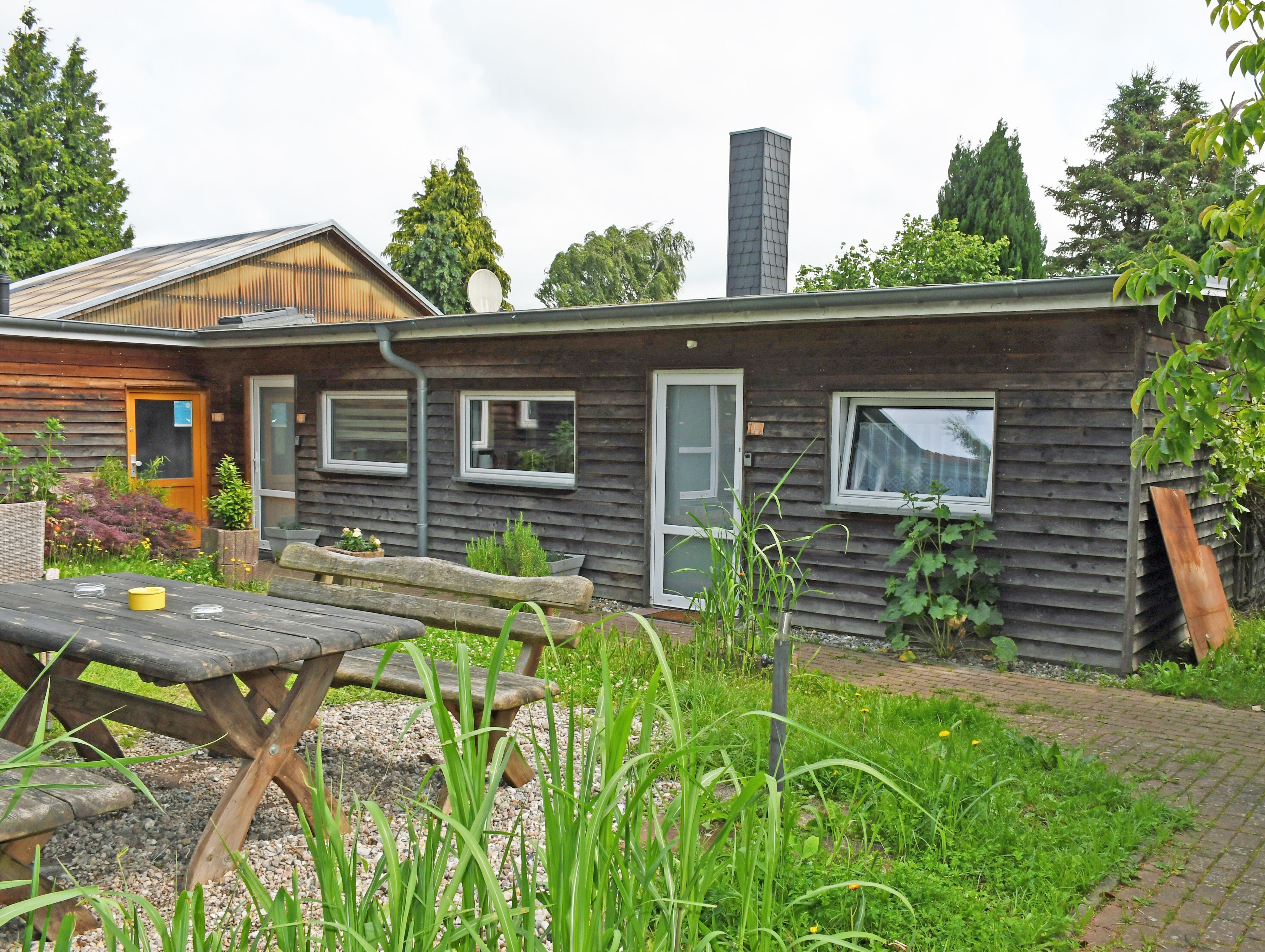 ruhig gelegene Fewo mit Terrasse nahe dem Strelasund