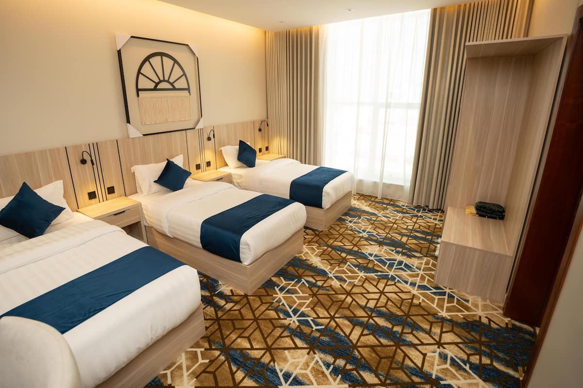 Standard Twin Room | In-room safe, blackout drapes, iron/ironing board, free WiFi