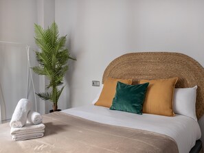 2 bedrooms, bed sheets