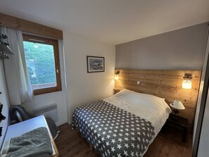 4 bedrooms, WiFi (free)