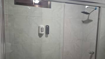 Apartment, 1 Bedroom, Patio, Garden View | Bathroom