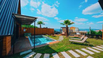 Standard Bungalow, 2 Bedrooms, Private Pool, Lake View | Iron/ironing board, free WiFi