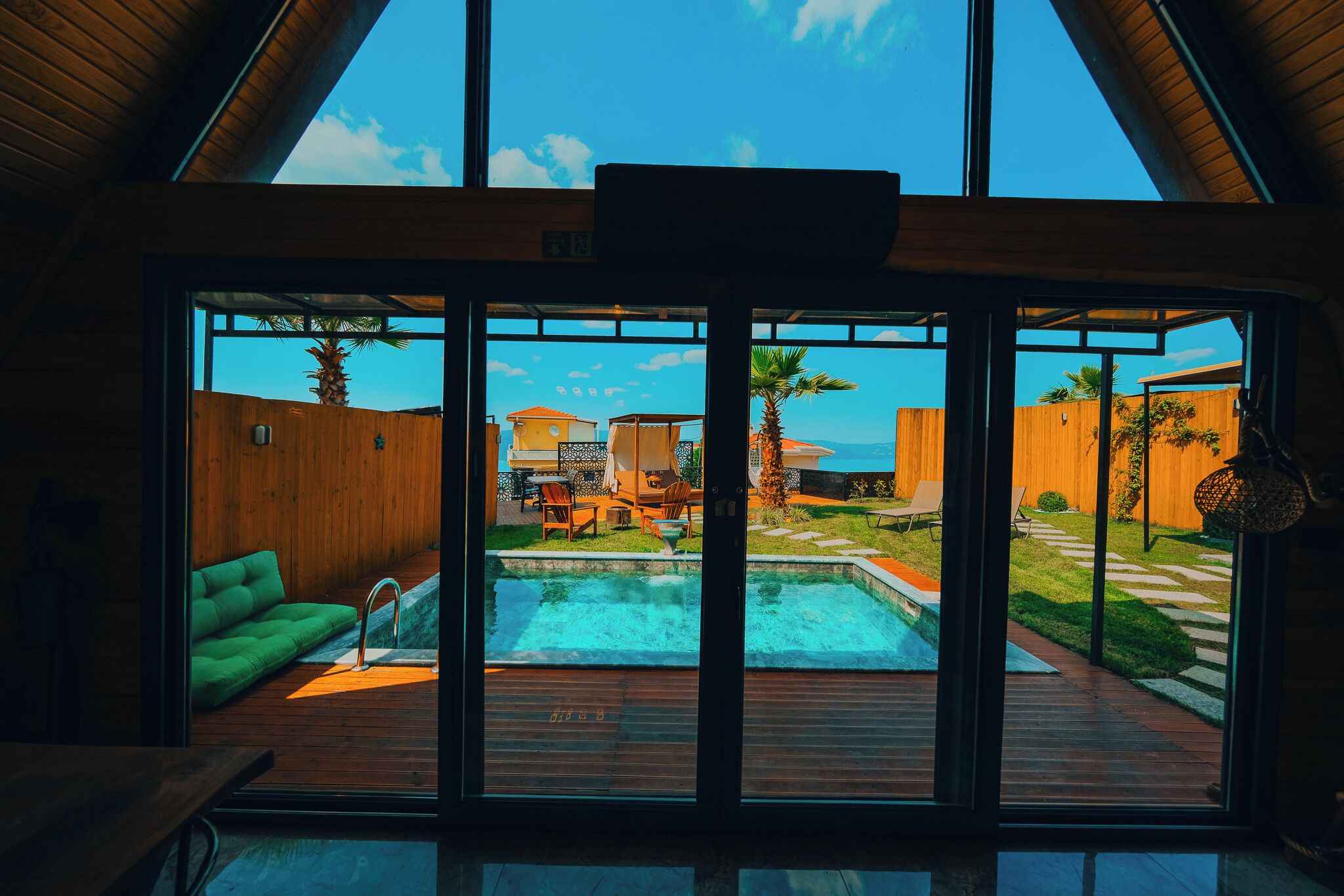 标准平房, 2 间卧室, 私人游泳池, 湖景 | 熨斗/熨板、免费 WiFi