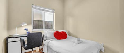 2 bedrooms, iron/ironing board, WiFi, bed sheets