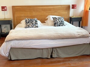 6 bedrooms, desk, iron/ironing board, free WiFi - Villa Armoréa (Sibiril)