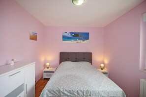2 bedrooms, free WiFi, bed sheets