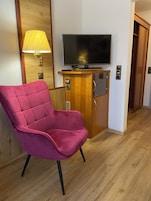 Comfort Double Room | Soundproofing, free WiFi, bed sheets