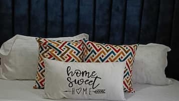 Meja, ruang kerja komputer riba, Wi-fi percuma