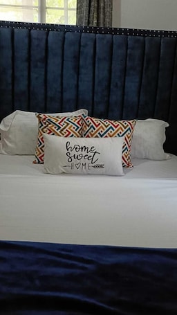 Desk, laptop workspace, free WiFi