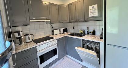 Sunny Nest 1 – Cozy Scandinavian Cottage with Free Parking in Vaasa