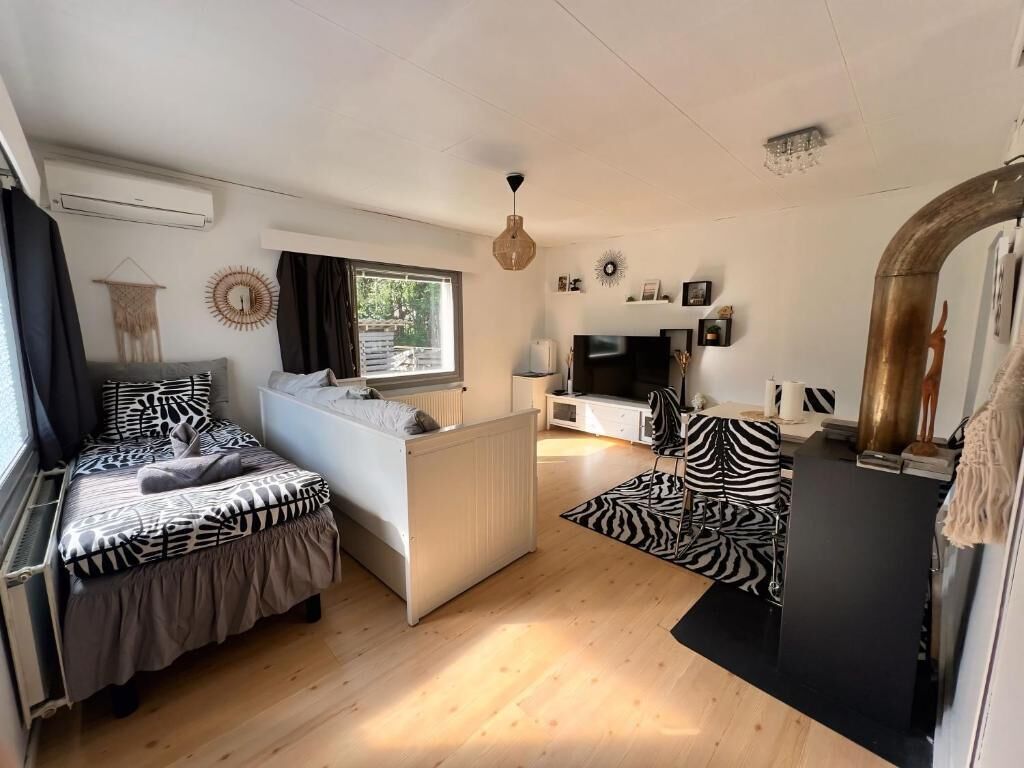 1 dormitorio, tabla de planchar con plancha, wifi