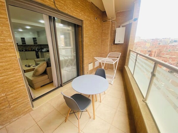 Outdoor dining - Said hamedine (Bir Mourad Raïs)