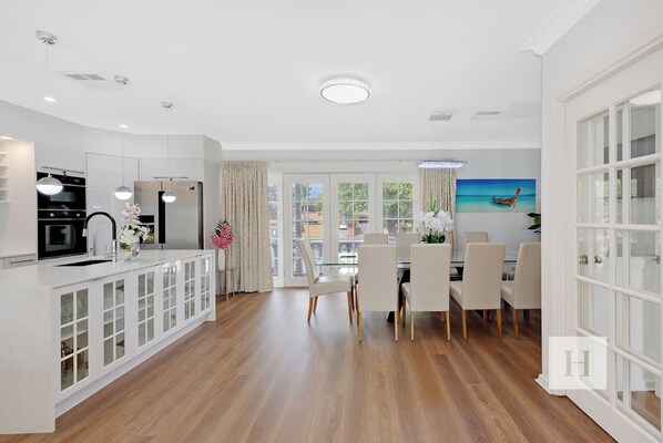 Dining - Luxury Waterfront Getaway - Close to restaurants, beaches and plenty more! (Toukley)