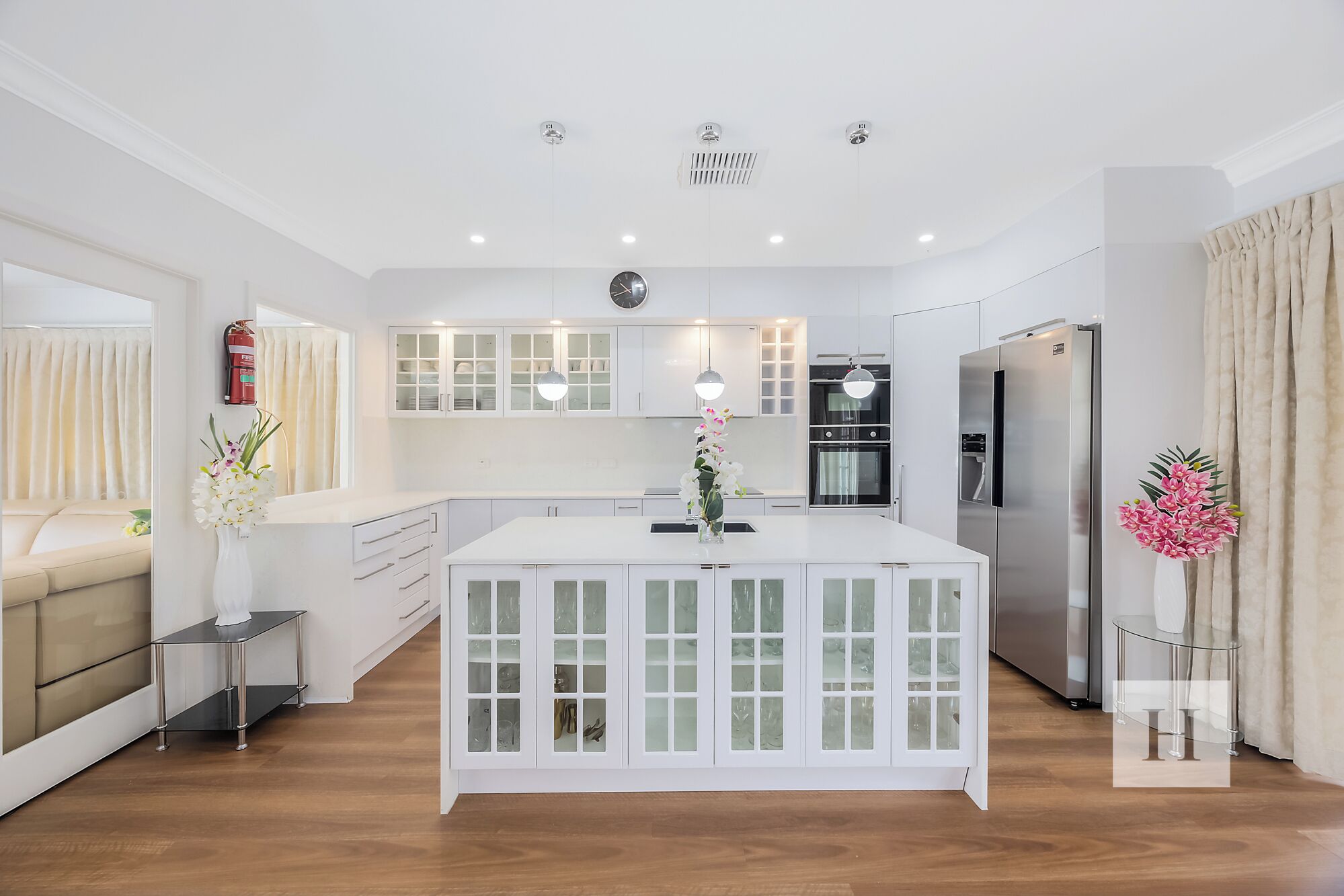 المنشأة من الداخل