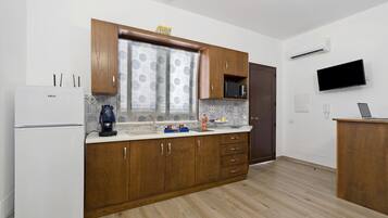 Microwave, coffee/tea maker