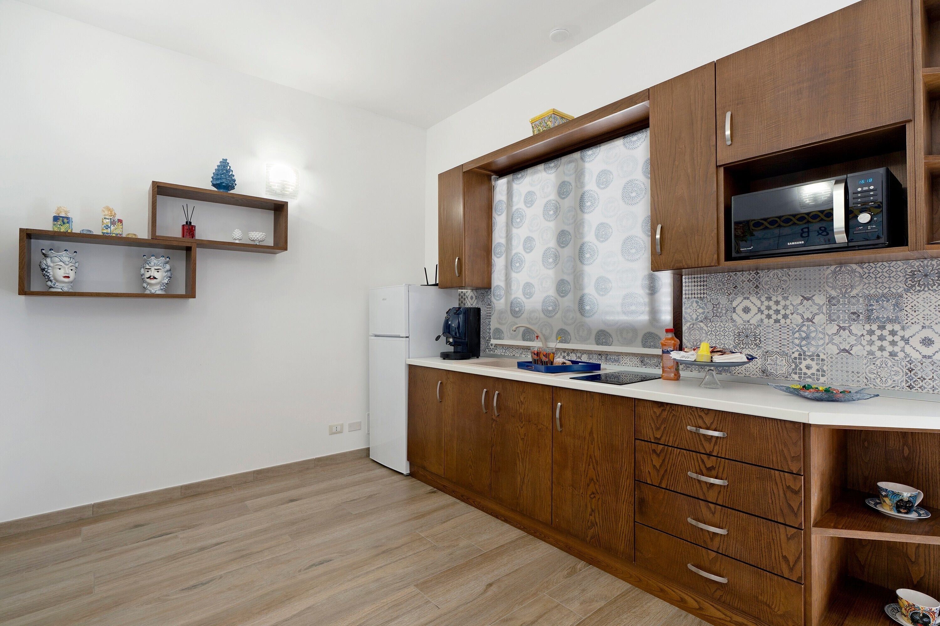 Microwave, coffee/tea maker