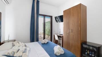 1 chambre, fer et planche Ă repasser, Wi-Fi, draps fournis