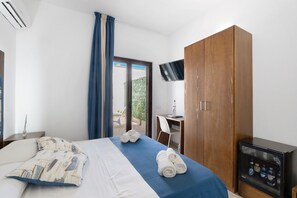 1 chambre, fer et planche à repasser, Wi-Fi, draps fournis