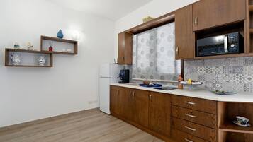 Microwave, coffee/tea maker