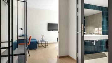 Family Room | Desk, laptop workspace, soundproofing, cribs/infant beds