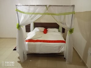 Deluxe Single Room | Free WiFi, bed sheets