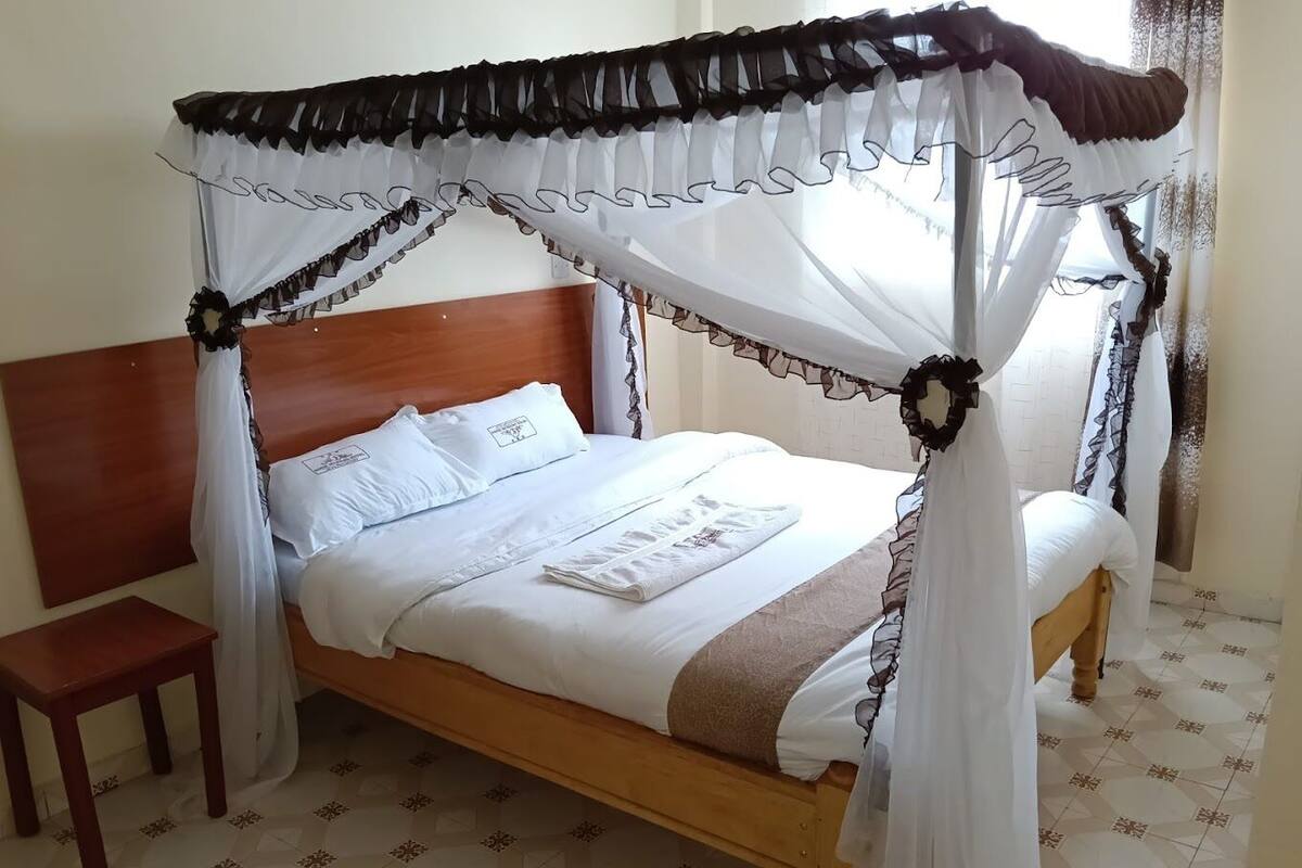 Deluxe Double Room | Free WiFi, bed sheets